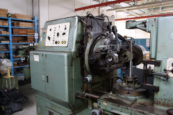 ak machines wmw zfwz 500x8 gear hobbing machine