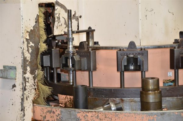 ak machines pfauter pa210 gear hobbing