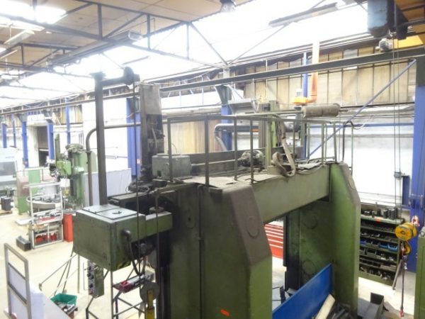 VTL KOLOMNA 1532 Vertical Turret Lathe