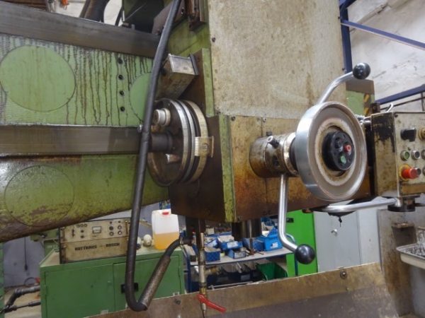 ak machines russian 2a576 radial drill