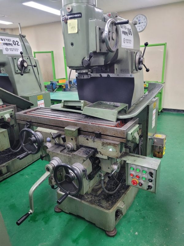 ak machines hmv 1100 high rigidity milling