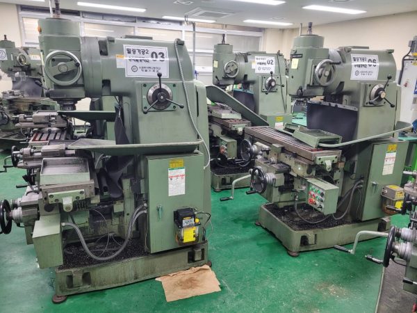 ak machines hmv 1100 high rigidity milling