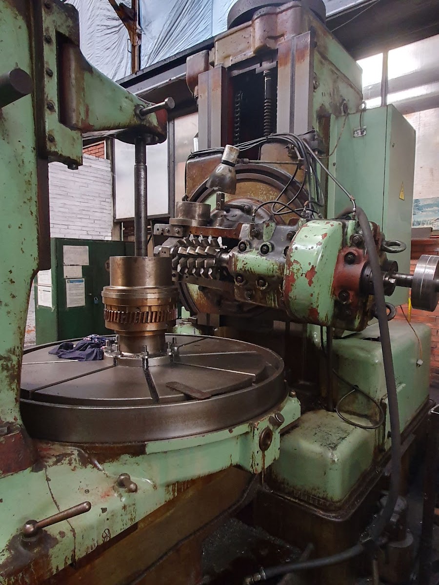 ak machines tos fo 6 gear hobbing machine