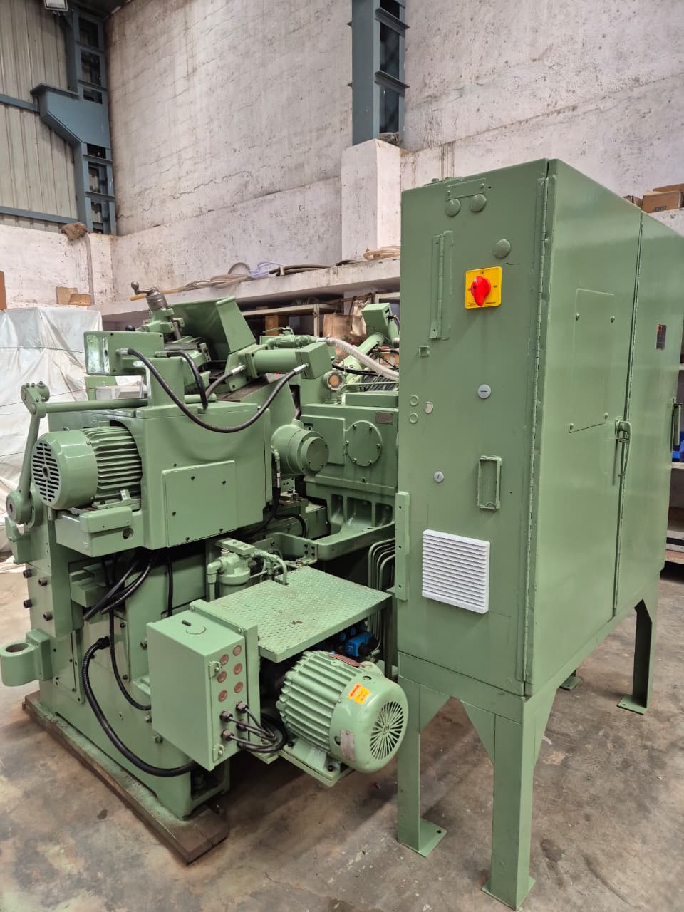 Cincinnati 220-8 Centerless Grinder - Image 2