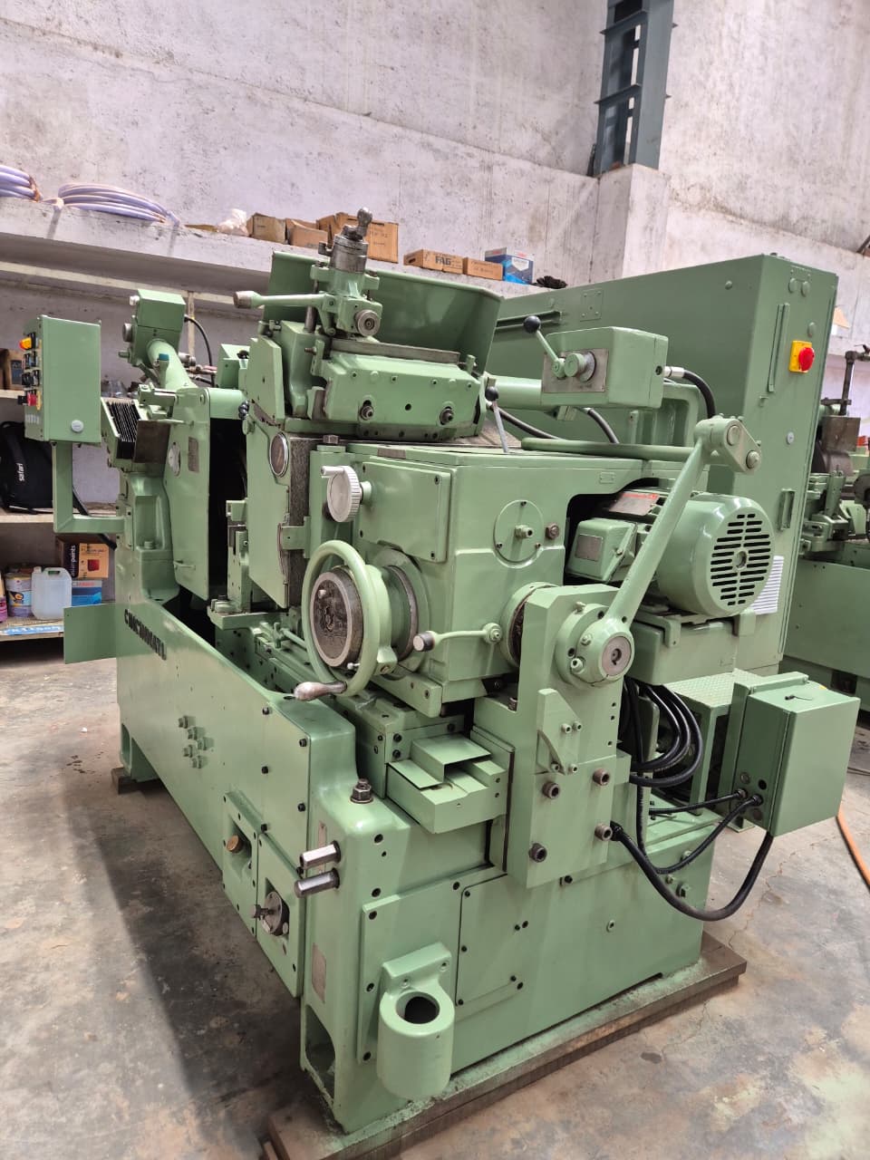Cincinnati 220-8 Centerless Grinder - Image 3