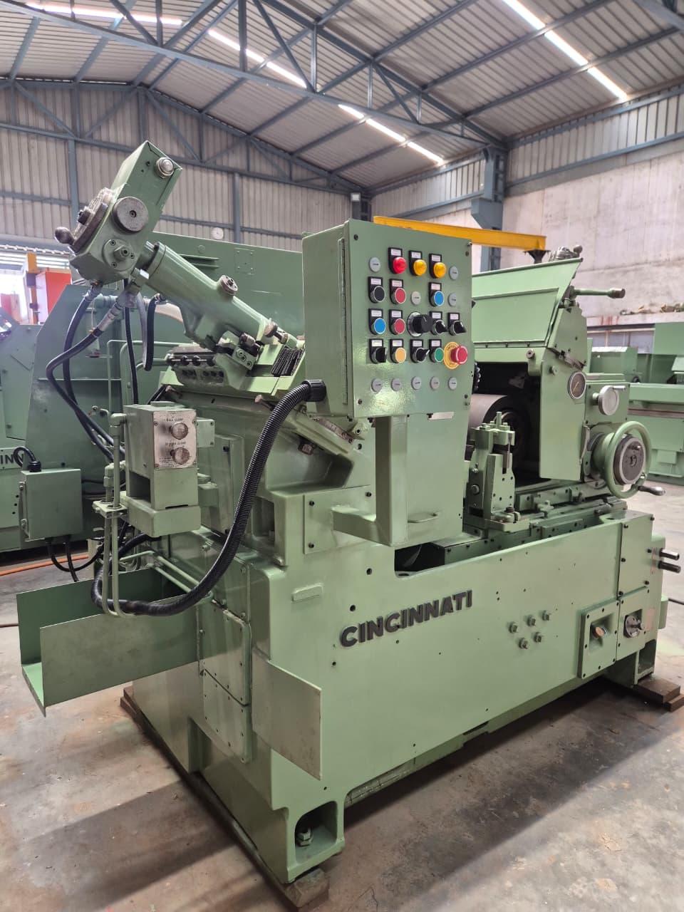 Cincinnati 220-8 Centerless Grinder - Image 7