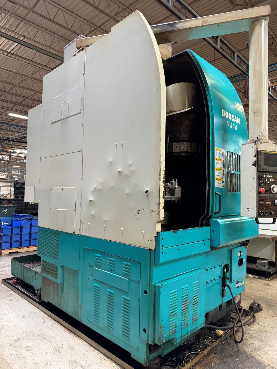 DOOSAN V550 CNC Vertical Turning Center - Image 2